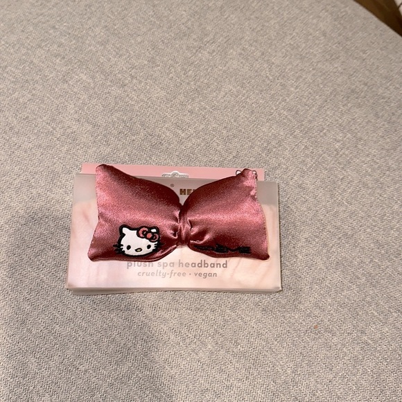 Hello Kitty plush spa headband - Picture 2 of 3